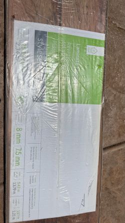Laminate tile