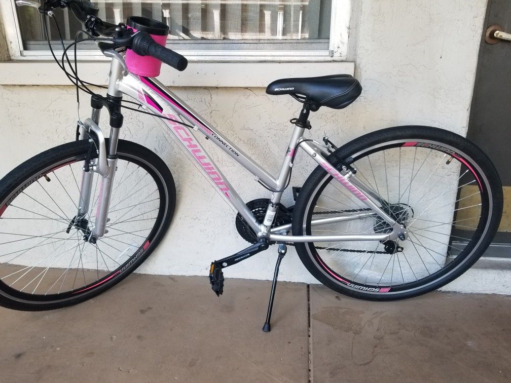 700C Schwinn connection Womens multi-use bike silver and pink