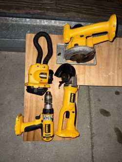 Dewalt power tool set with 20v battery & adapter*WORKS GREAT