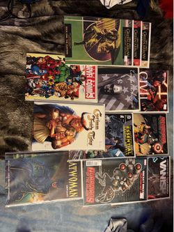 Comic bundle trade paper back