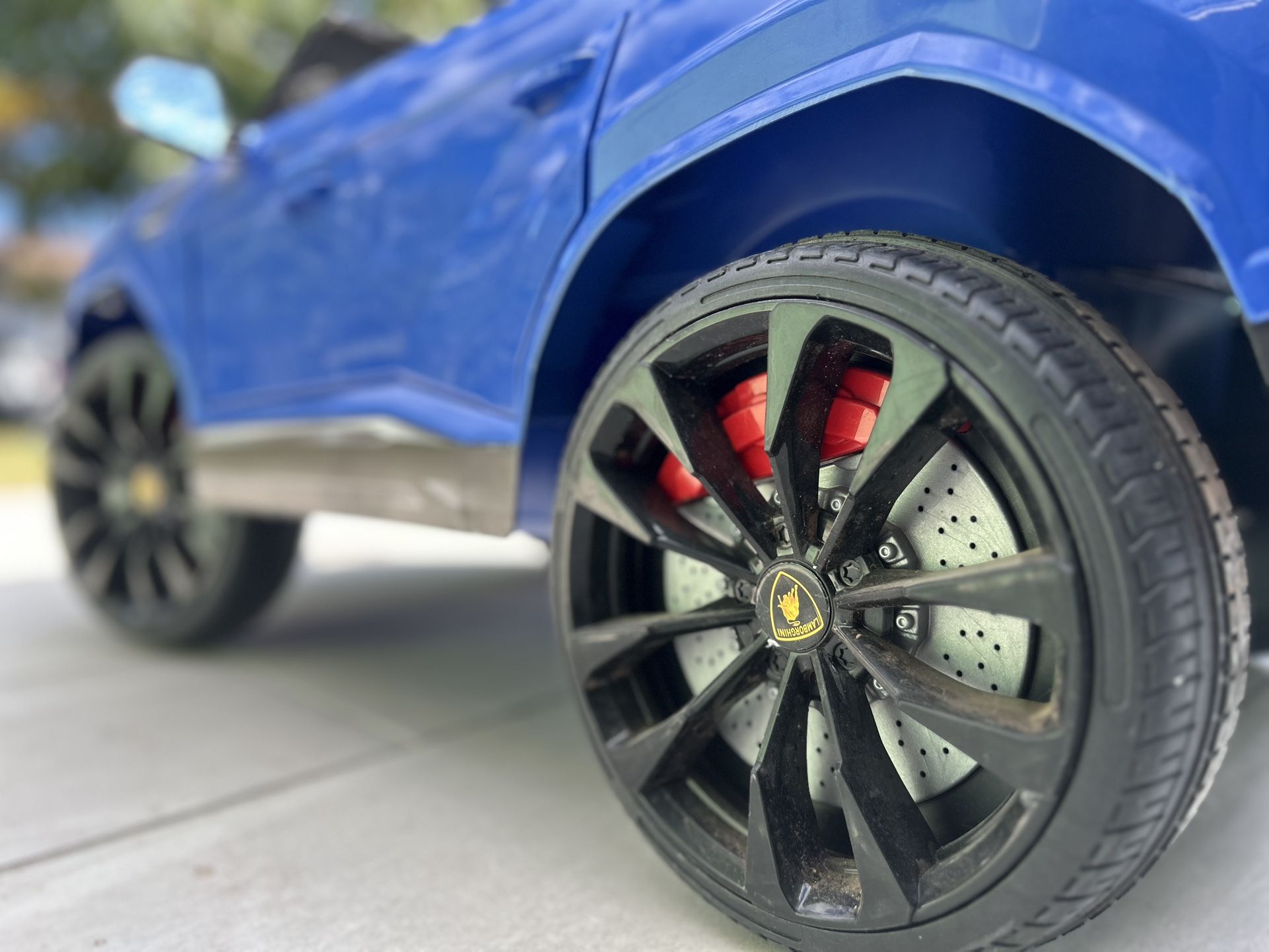 Vroom Vroom Blue 12V Lamborghini Urus Kids Electric Vehicle Toy