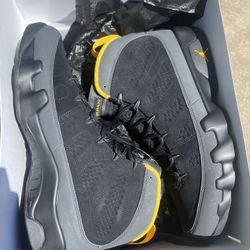 Jordan 9 ‘University Gold’