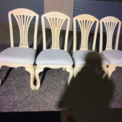 🥰BEAUTIFUL VINTAGE FRENCH PROVINCIAL  SET OF 4  DINNER CHAIRS 🥰