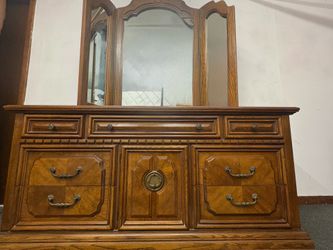 Traditional Oak Dresser with Tri-Fold Mirror