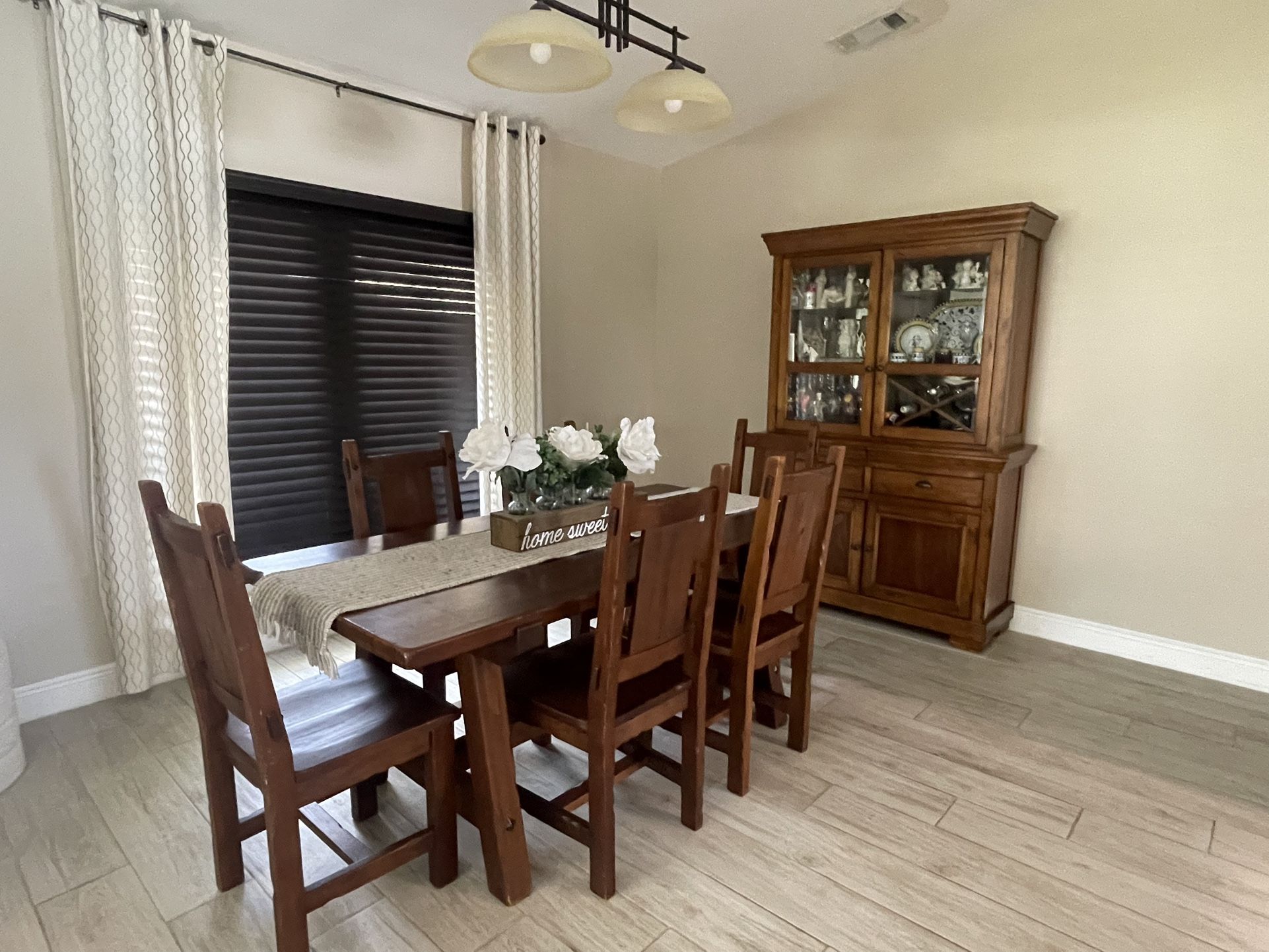 Dining Room Table And 6 Chairs