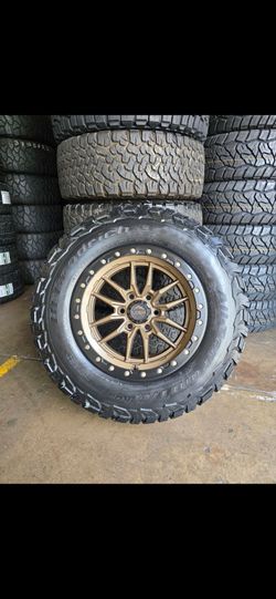 18" LOCK Krawler w/ 32" BfGoodrich KO3 tires