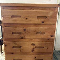 4 Drawer Heavy Wood Dresser & Beside Stand