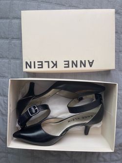 Sz 10 Anne Klein black heels