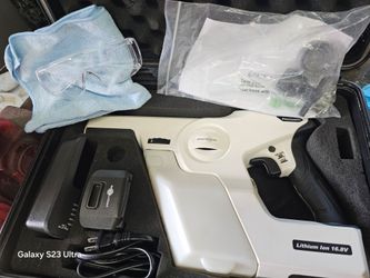 Cordless electrostatic sprayer