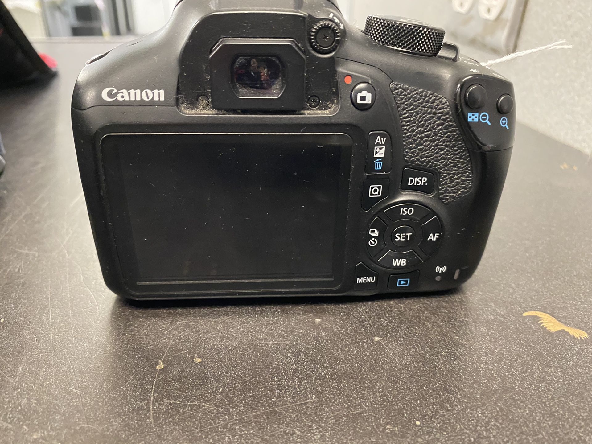 Canon eos rebel T6 w/ bag charger 50mm lens