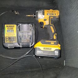 Dcf887 1/4" Cordless Impact Driver With 20v 5ah Dcb205 Battery And 12/20 V MAX Dcb115 Charger
