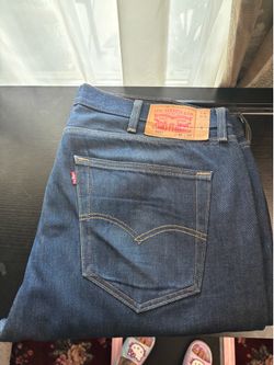 42x30 men’s blue 501s