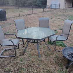Free 4 Chairs Glass Table