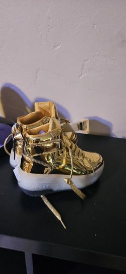 Size 3 Kids Gold Shoes With Wheels And Laces 