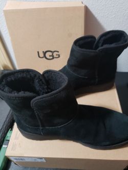 Women's Classic Black UGGS SZ 10 And UGG Slippers Sz 10