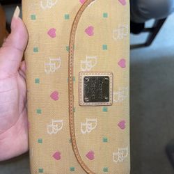 Dooney And Bourke Wallet