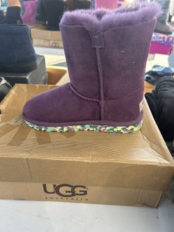 NEW UGGS SIZE 1 KIDS ❌$45
