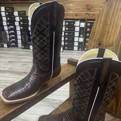 iguana boot brown