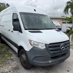 Mercedes Benz Sprinter. Dully  High Roof Extended   3500
