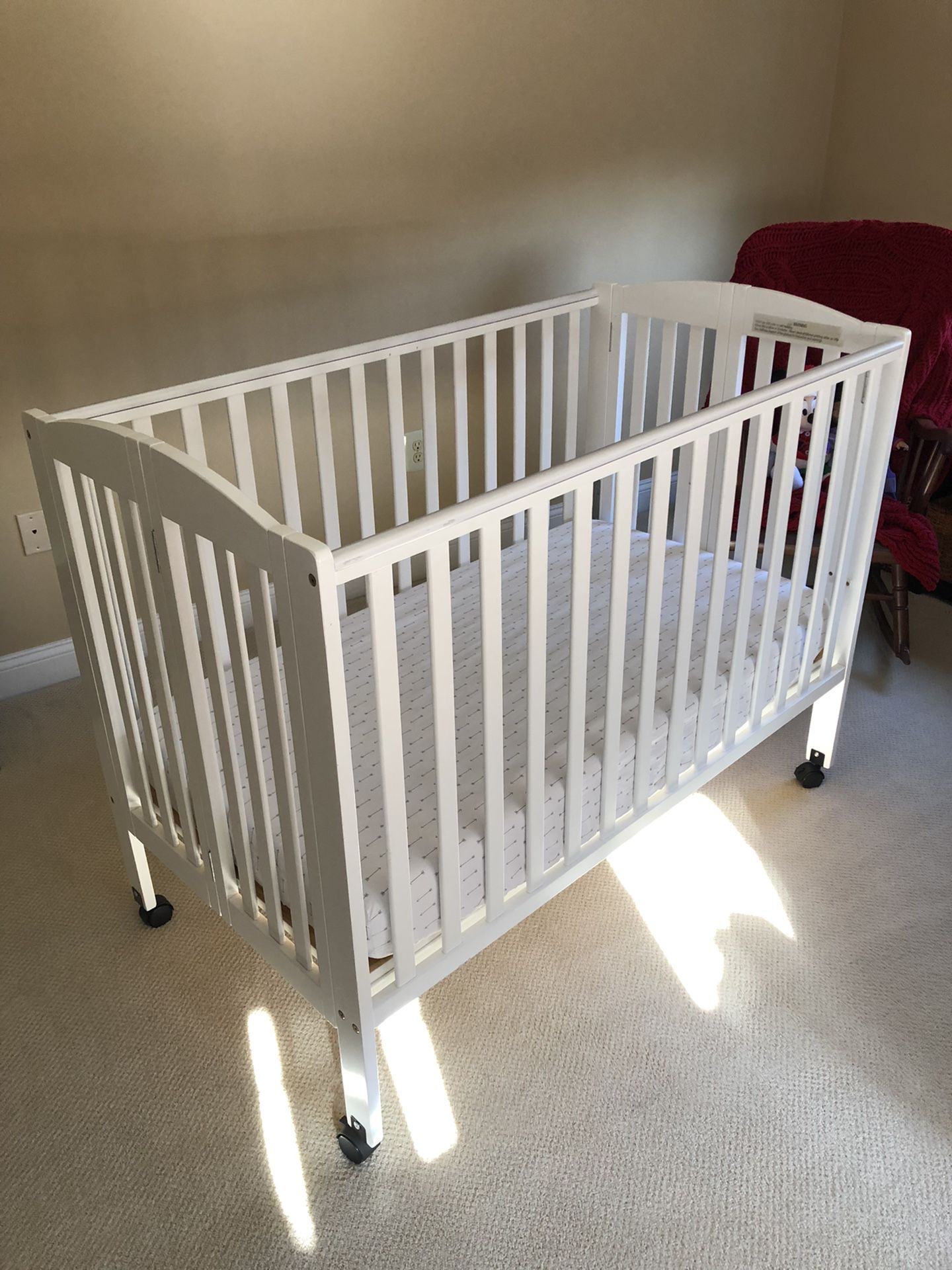Collapsable Baby Crib 