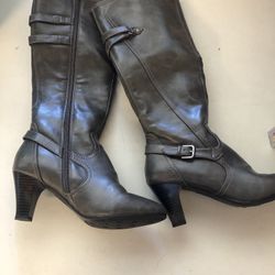Women’s Boots - Grey Size 8M, Never Worn