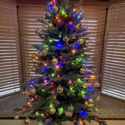 4 Foot Tall Christmas Tree With Lights Installed & Stand