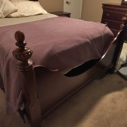 Queen size bedroom set