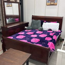 4-piece Queen Bedroom Set 