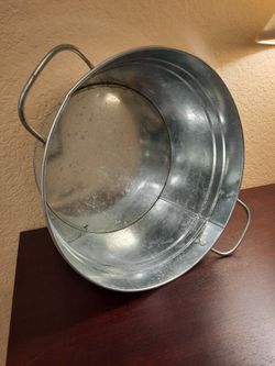 Round Metal Bucket with Handles