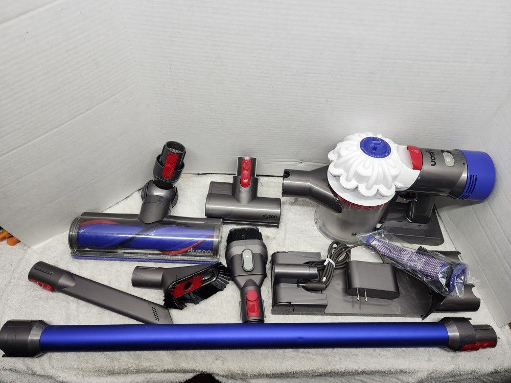 Dyson V7 Animal Cordless Vacuum (Price Is Firm)