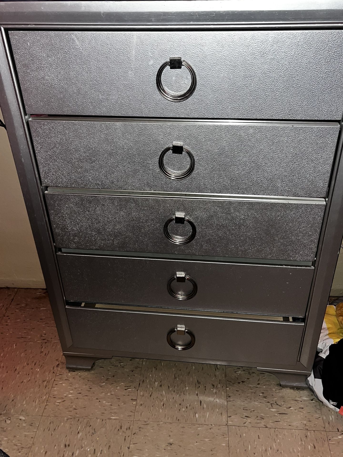 Dresser And Queen Size Bed Frame