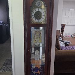 RIDGEWAY TEMPUS FUGIT CLOCK. $125 . CHECK DESCRIPTION AT THE BOTTOM 