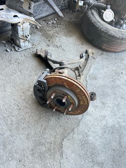 2006-2008 Lexus IS 250 Right passenger rear spindle