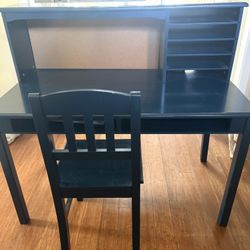 Kids Desk With Chair 