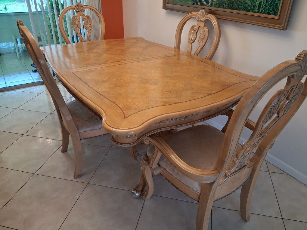 Vintage Style Dining Table