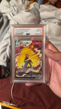 Pikachu VMAX TG17 Lost Origin PSA 10