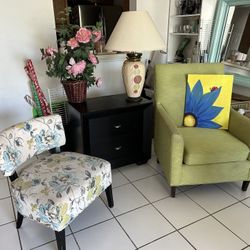 Living Room Furniture Set $99 🚚🍀🎁Couch, Chair, Lamp, Tv Stand, Floral Decoration, Paint, House Furniture And Decoration 