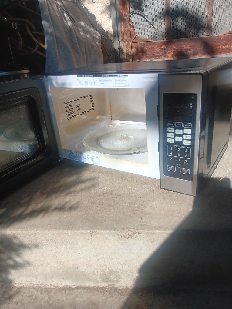 !! Microwave Works Good 