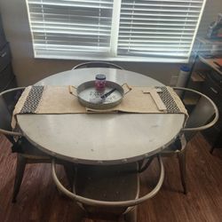 Farmhouse Table W/4chairs