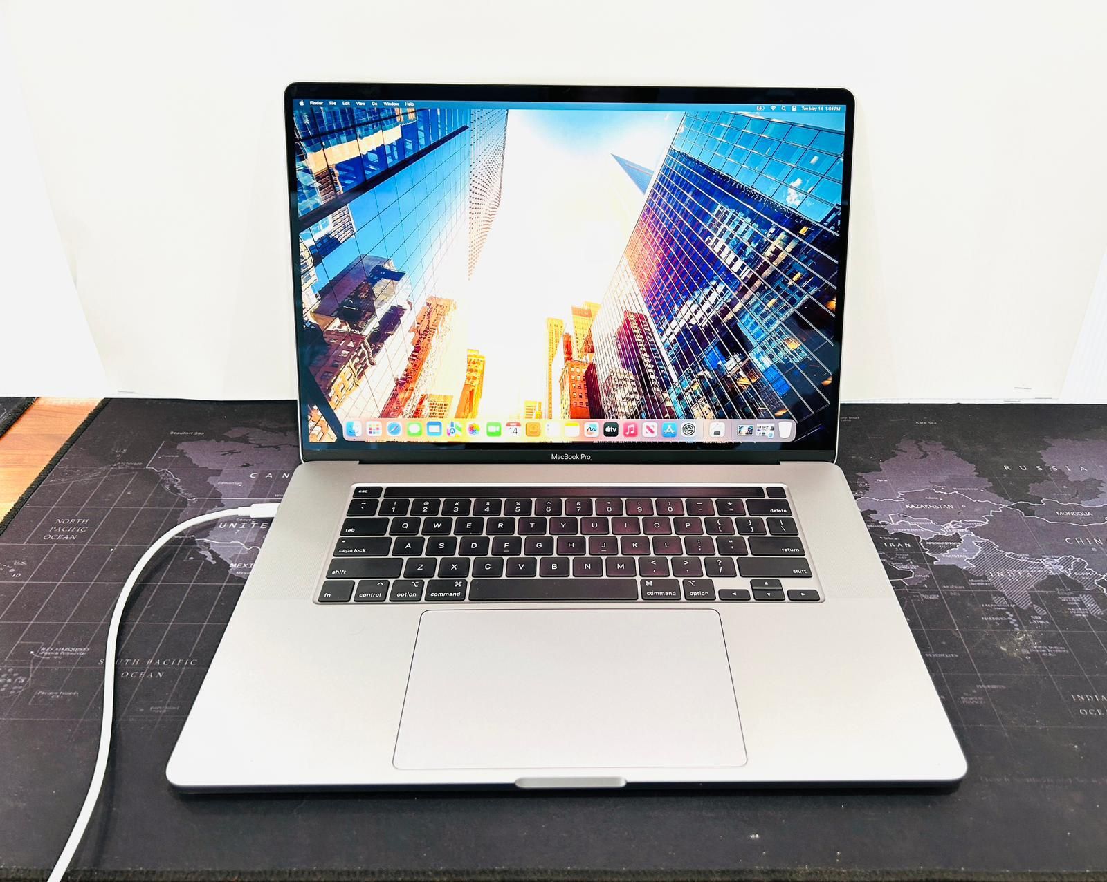 Touch Bar Macbook Amd Radeon Pro 5300m Apple MacBook Pro 16” 2019
