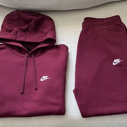 Nike Sweatsuit Size XL Hoodie And Large Pants for Sale in Bronx, NY -  OfferUp