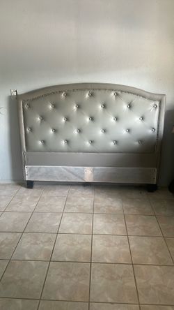 Queen head and foot board Grey