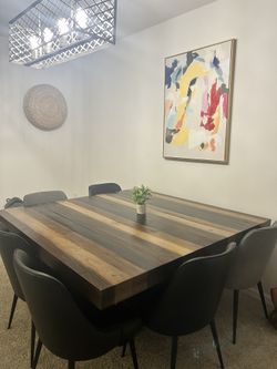 Cyndi Crawford Home Table