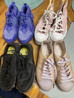 Women’s Mixed Sneaker Lot of 4 Pairs ( Reebok, adidas,Nike, converse )size 7