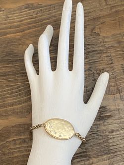 Hammered Oval Charm Bracelet Constellation Crystal Design Magnetic Closure 6.75”