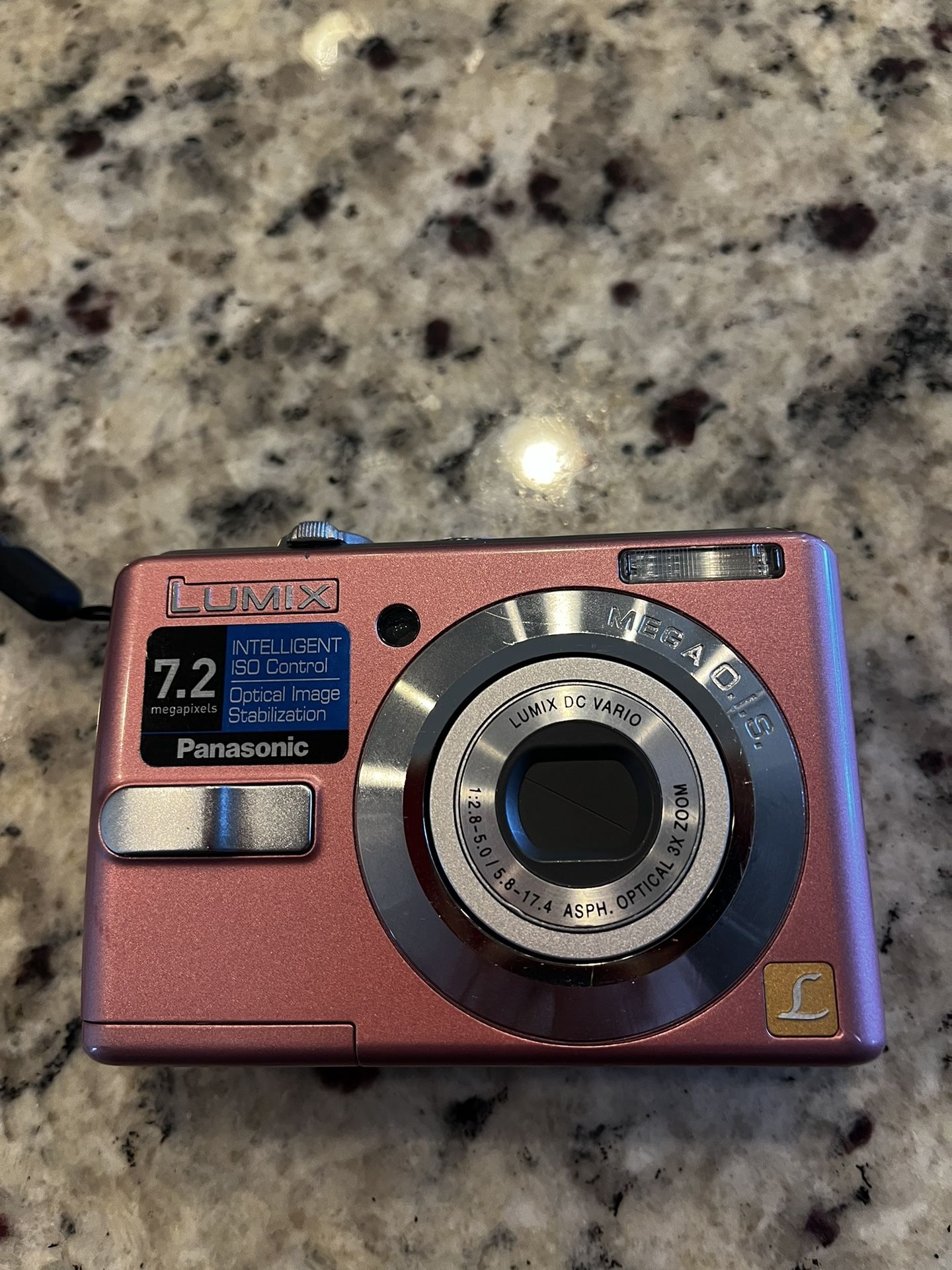 LUMIX DMC-LS75. 7.2 Digital Camera