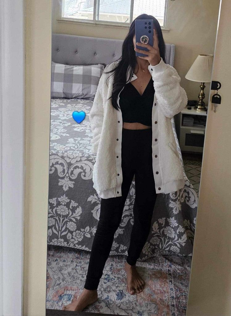 Sherpa Fleece Jacket for Women, Size XL, fit to Small up to XL, NEW
Model size Small
Jacket size XL