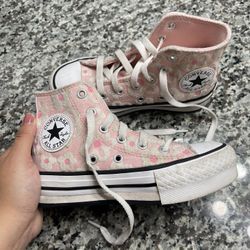 Girl Converse $15 