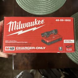 Milwaukee M18 Dual Rapid Charger