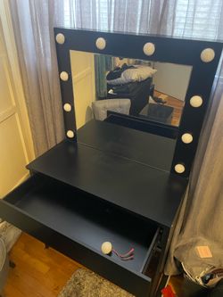 Black vanity w/LED lights